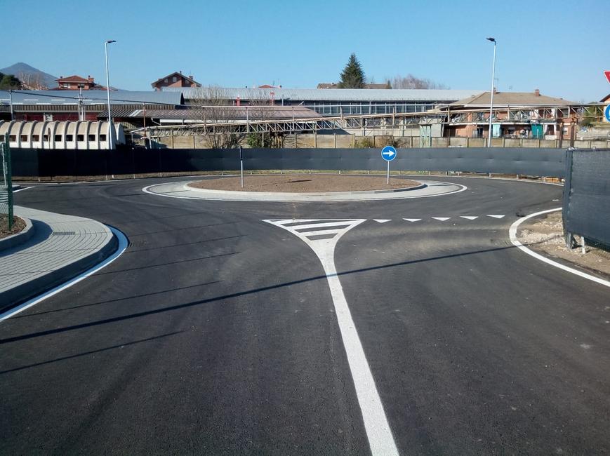 Coimbra Dark Grey shading fence screen