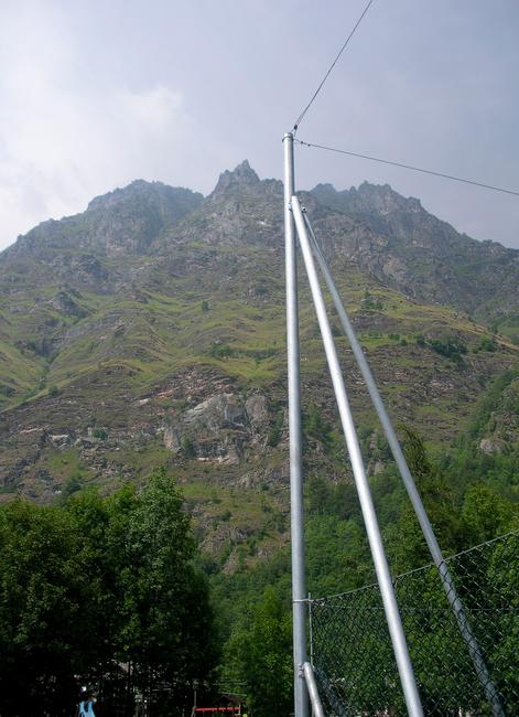 Collare Angolo L'accessorio di fissaggio tra palo e saetta