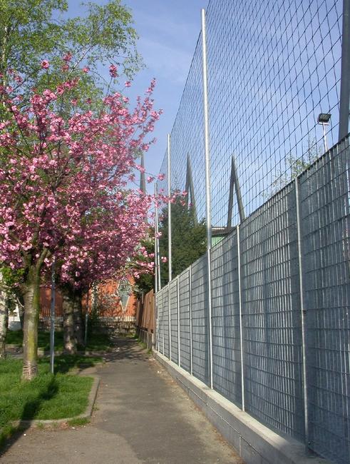 Filet polyéthylène 130x130 robuste Le filet haute résistance pour terrains de football