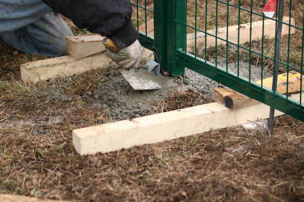 Galvanized swing gate centre stop to be cemented For gates positioned in difficult terrain