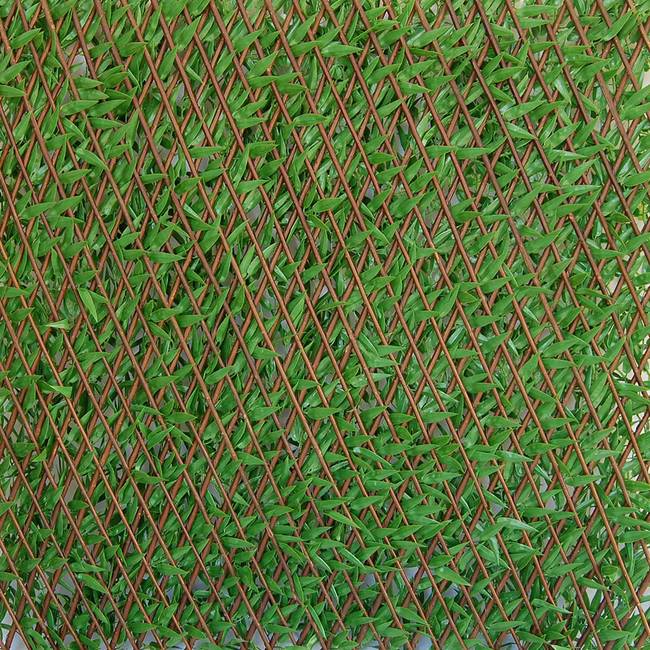 Divy X-Tens Bamboo Synthetic hedge with bamboo leaves on adaptable trellis