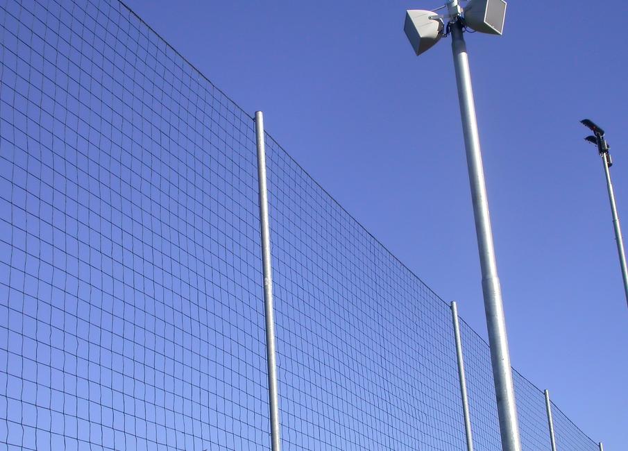 Filet polyéthylène 130x130 standard Le filet économique pour terrains de football