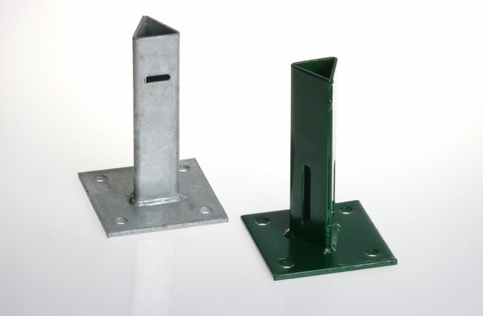 Galvanized support plate with flange T 30 To bolt a T30-post to a wall