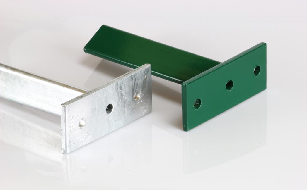 Galvanized support plate with flange T 35 To bolt a 35x35 T-post to a wall