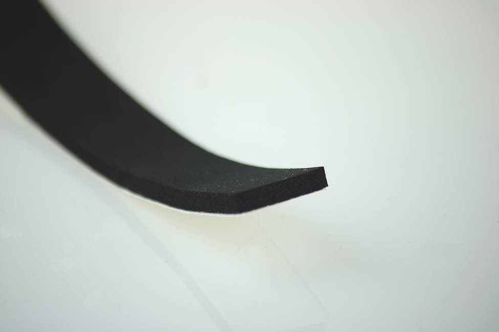 Guarnizione adesiva in EPDM Per il sistema di fissaggio della rete anticaduta Copertec