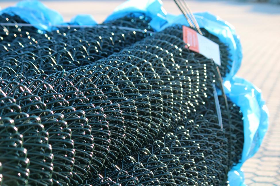 Heavy duty chain link mesh Ø 3.2 The chain link mesh for sports facilities