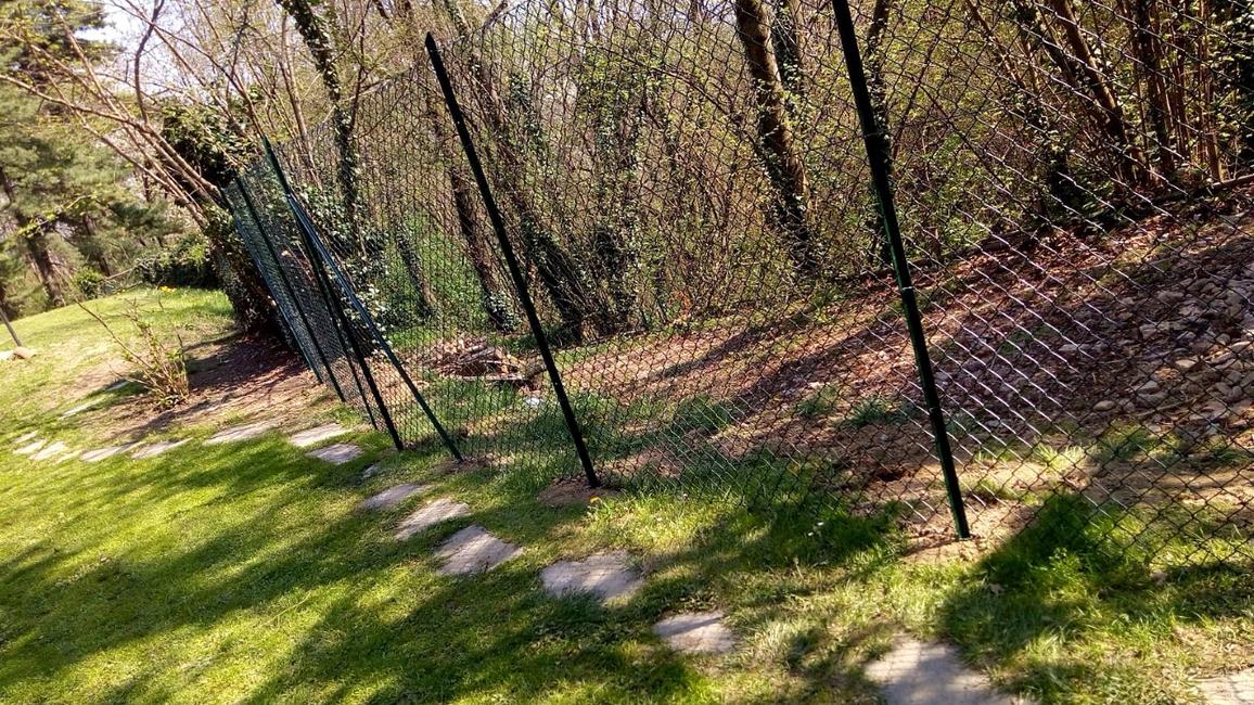 Heavy duty chain link mesh Ø 3.2 The chain link mesh for sports facilities