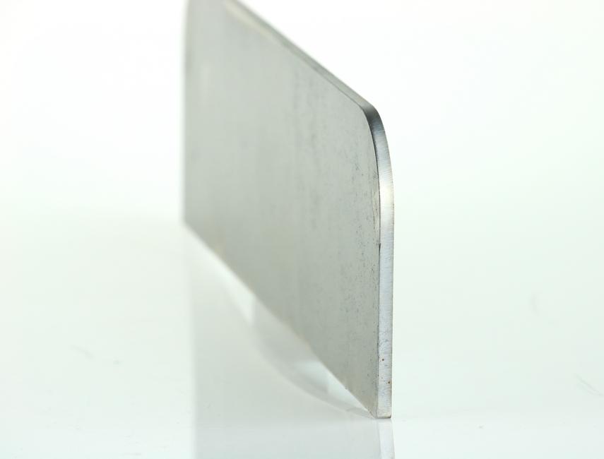 Lama di battuta La lama con spigoli arrotondati per la battuta dei cancelli 