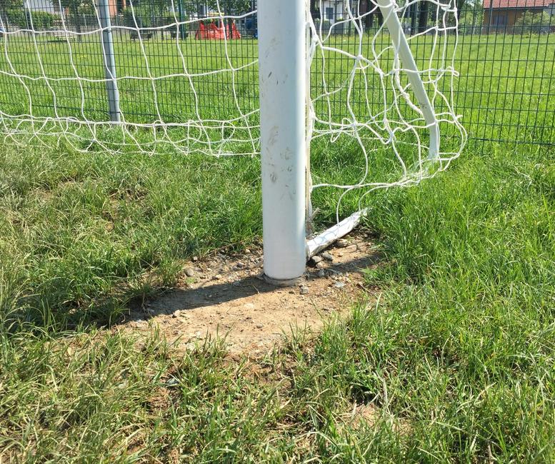 Lot de 2 buts 3x2 fixes Pour une installation en toute sécurité