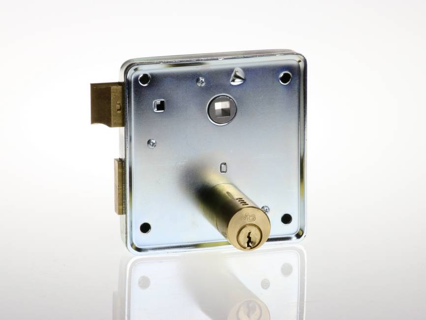 MG left lock The manual lock to push to the left