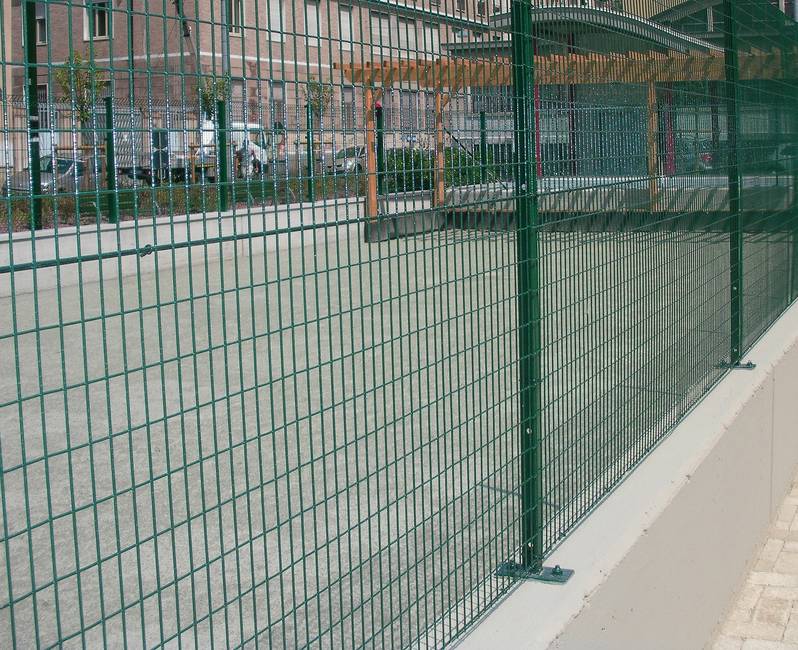 Palo a T verde con piastra Per posa su muretto