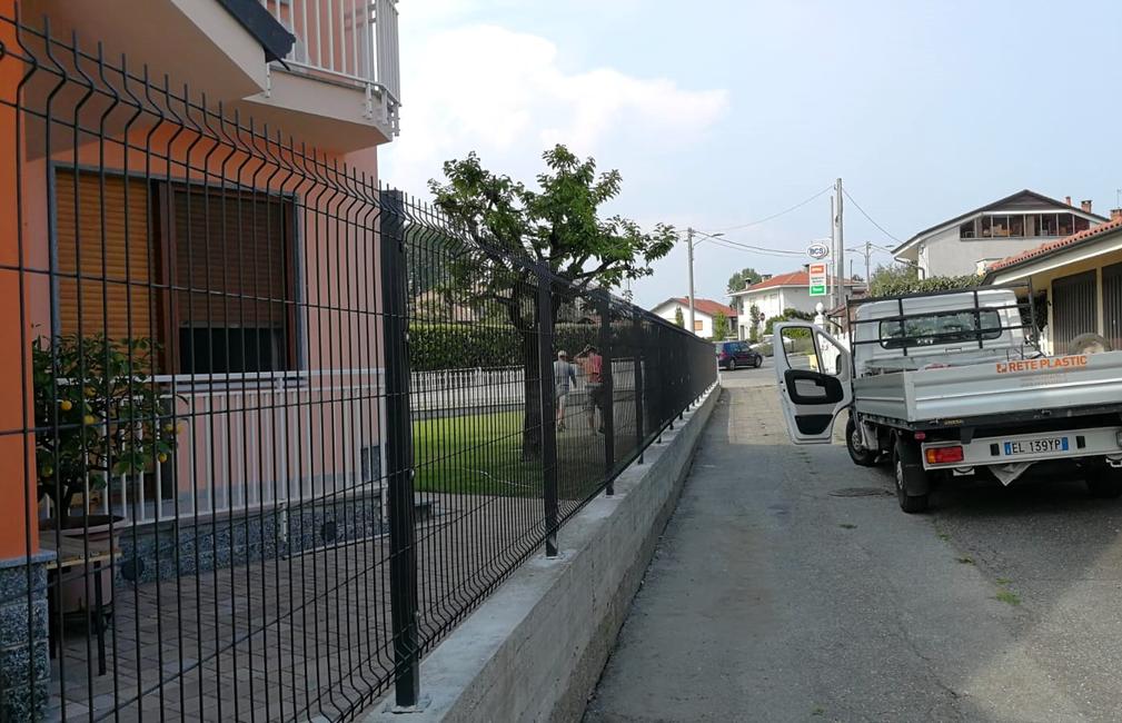 Palo P-Quadro con piastra micaceo Il palo per la recinzione Panoprò 2000