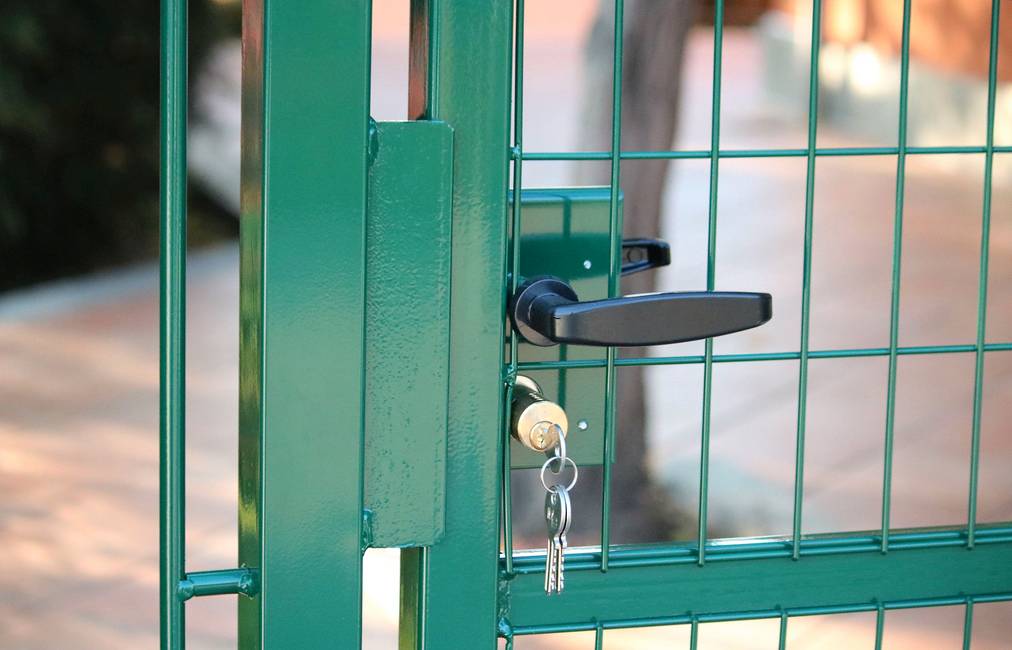 Pedestrian Base grey gate Complete and affordable