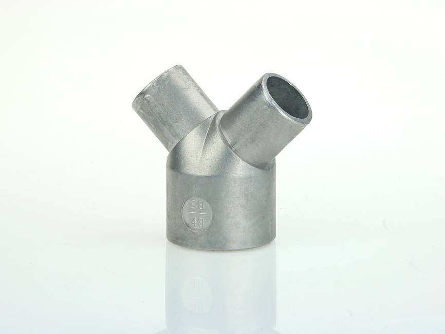 Prolunga doppia per pali tondi Ø 48 Prolunga doppia antiscavalcamento a 45° con raccordo per pali tondi Ø 48 mm 