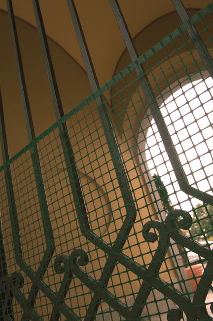 Quadra 20 Extra protection for mesh fencing and gates