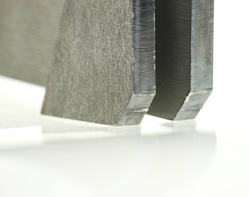 Reinforcement triangular bolt The triangular bolt to reinforce the posts