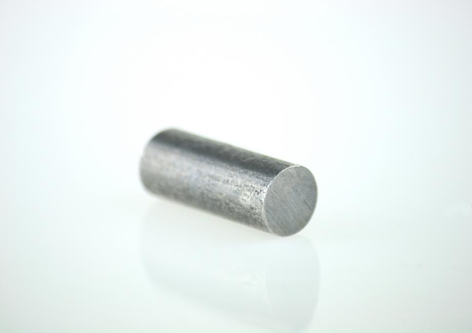 Spacer rod To space two elements