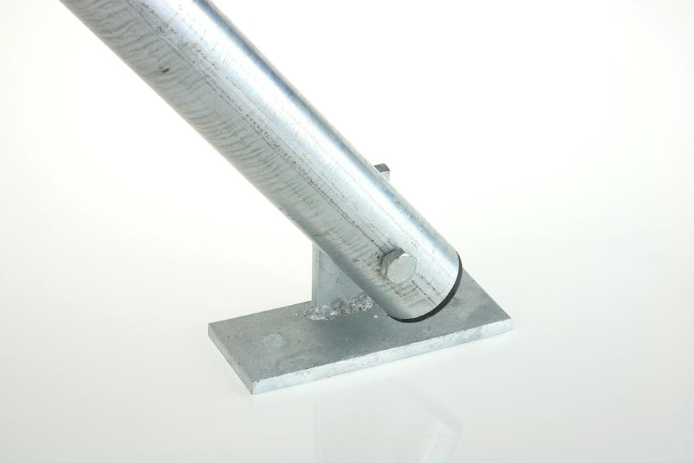 Support plate for sport facilities brace bar To bolt sport facilities brace bars to a sloping wall