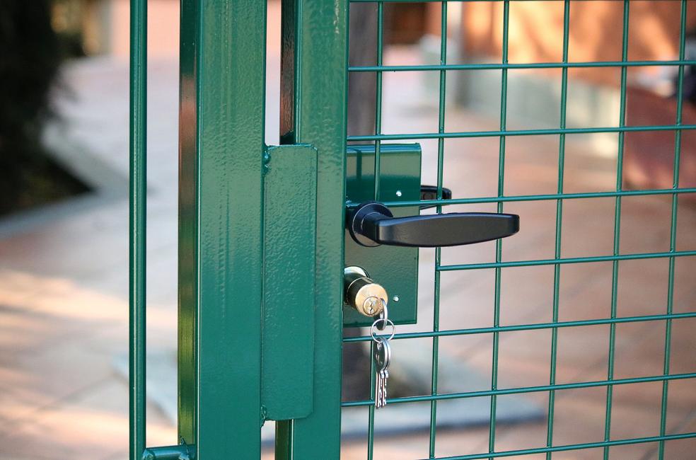 Single wing walkway Standard green gate The robust gate