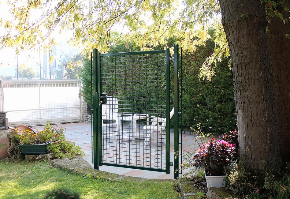 Dual swing driveway Standard green gate The robust gate
