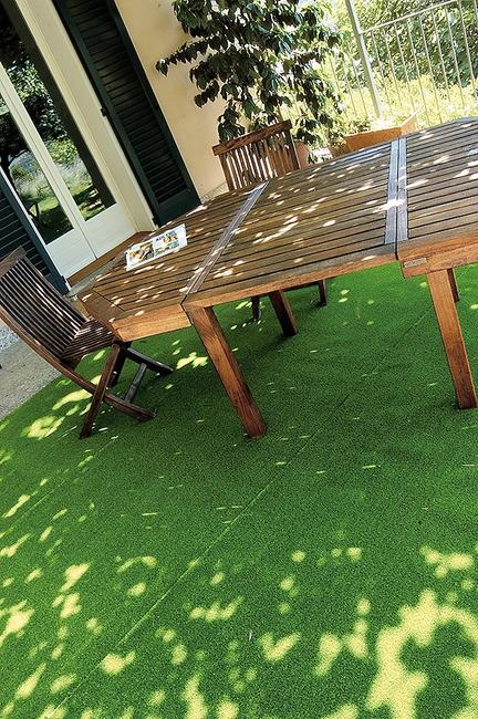 Standard Green Decorative carpet for entrances and balconies