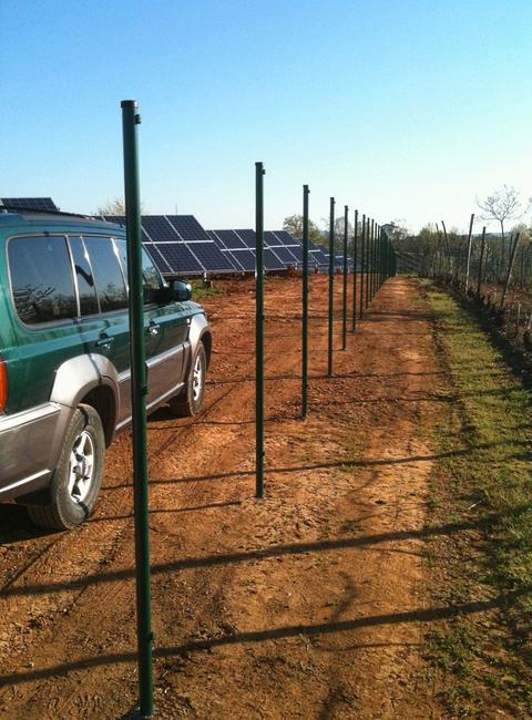 Tubolinea pole The tubular pole for an elegant fencing