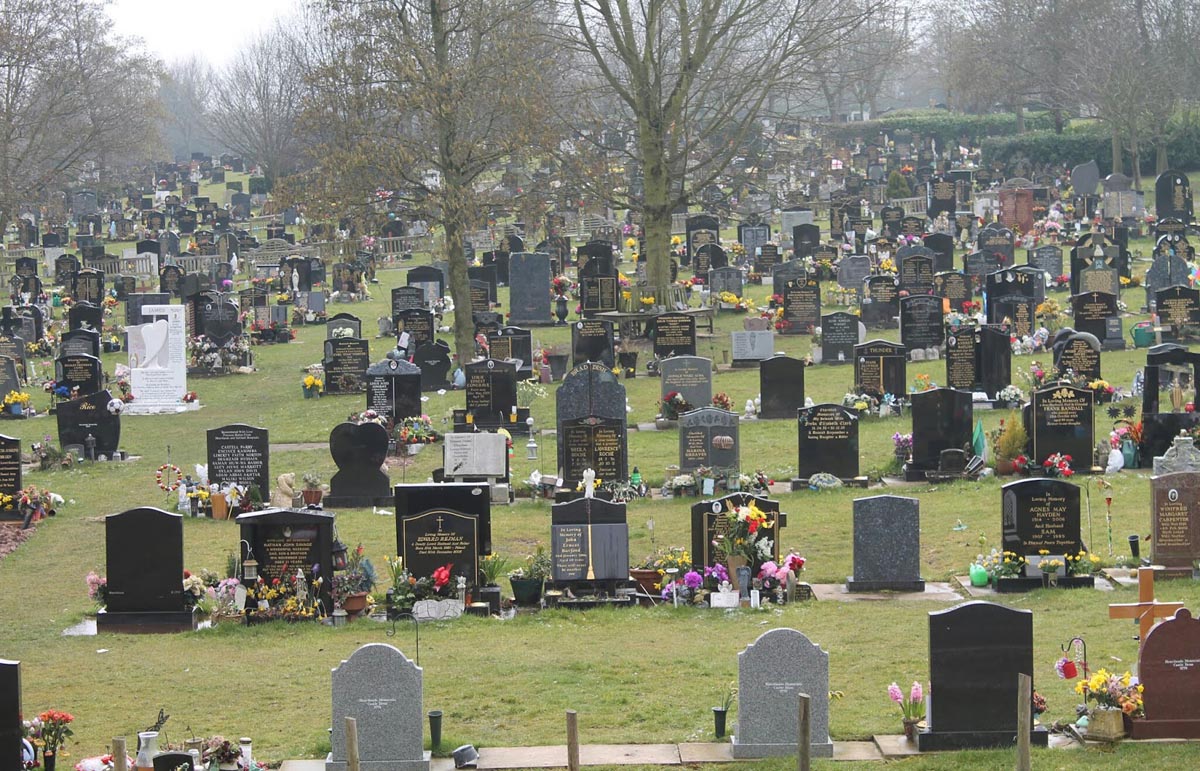 ᐅ Woodlands Cemetery in Coleshill (Warwickshire B46 1DP) • Address & Opening Hours • Fenix Funerals) ᐅ Woodlands Cemetery in Coleshill (Warwickshire B46 1DP) • Address & Opening Hours • Fenix Funerals)
