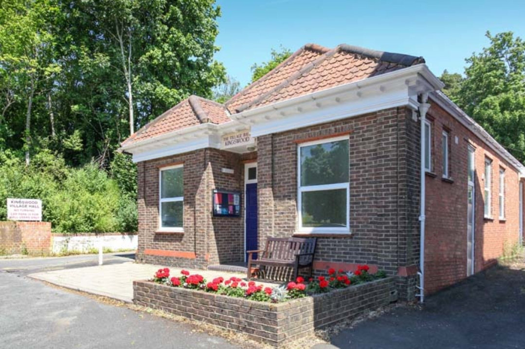 ᐅ Kingswood Village Hall in Tadworth (Surrey KT20 6EB) • Address