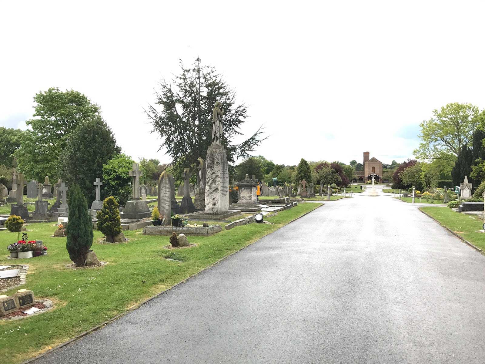ᐅ Cobham Cemetery in Cobham (Surrey KT1 3EZ) • Address & Opening Hours
