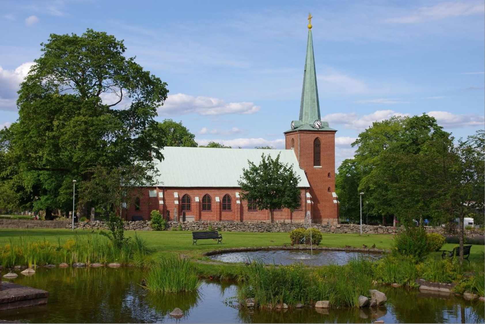 ᐅ Gislaveds kyrka i Gislaved • Adress & Öppettider • Fenix Begravning