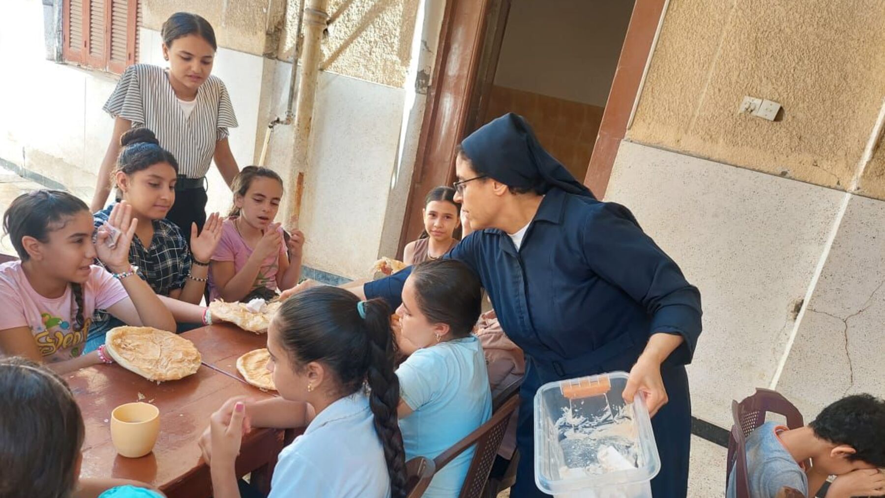 Des sourires à Koussieh : Education et besoins essentiels des enfants