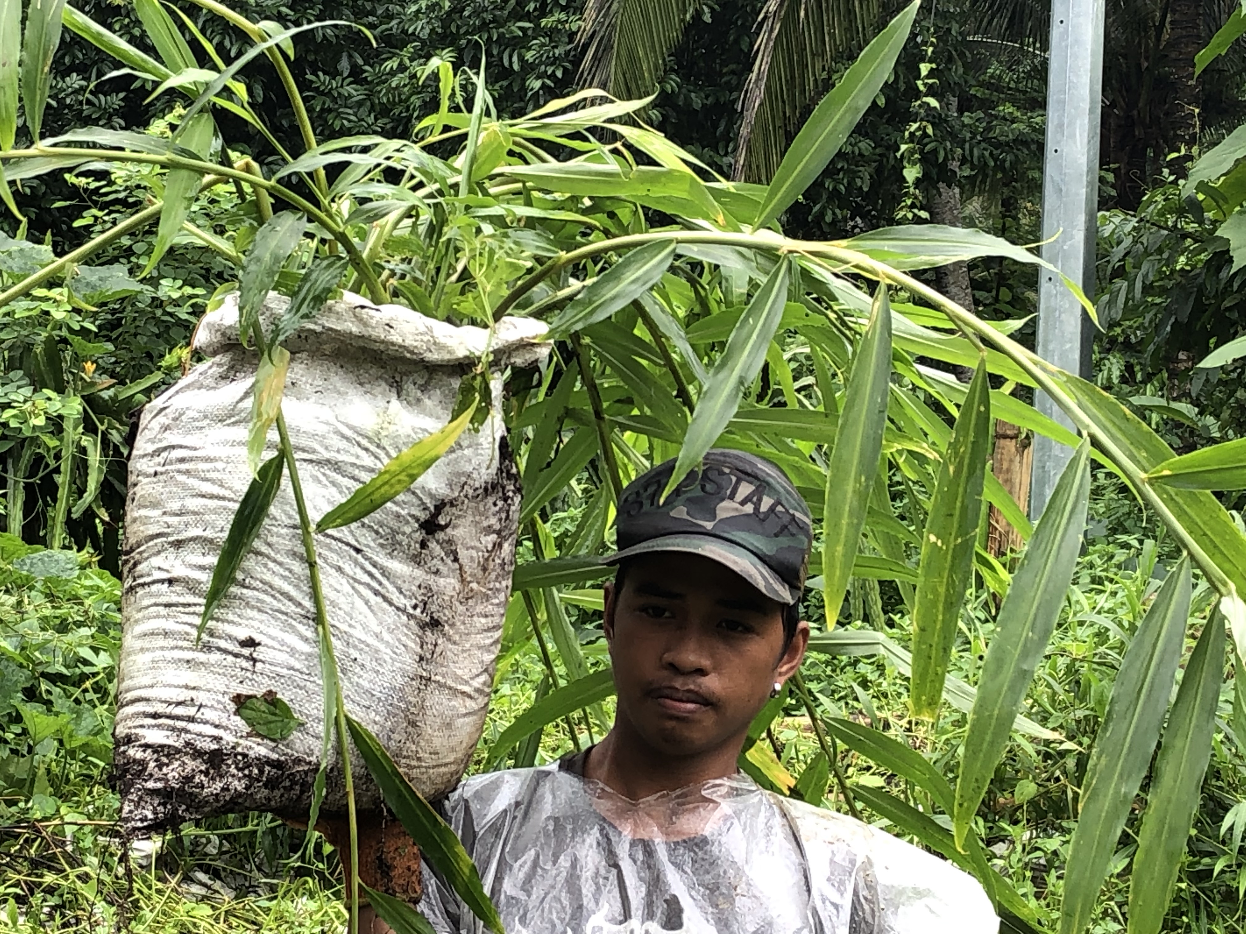 Mendidik dan Meningkatkan Kehidupan 500 Petani Miskin
