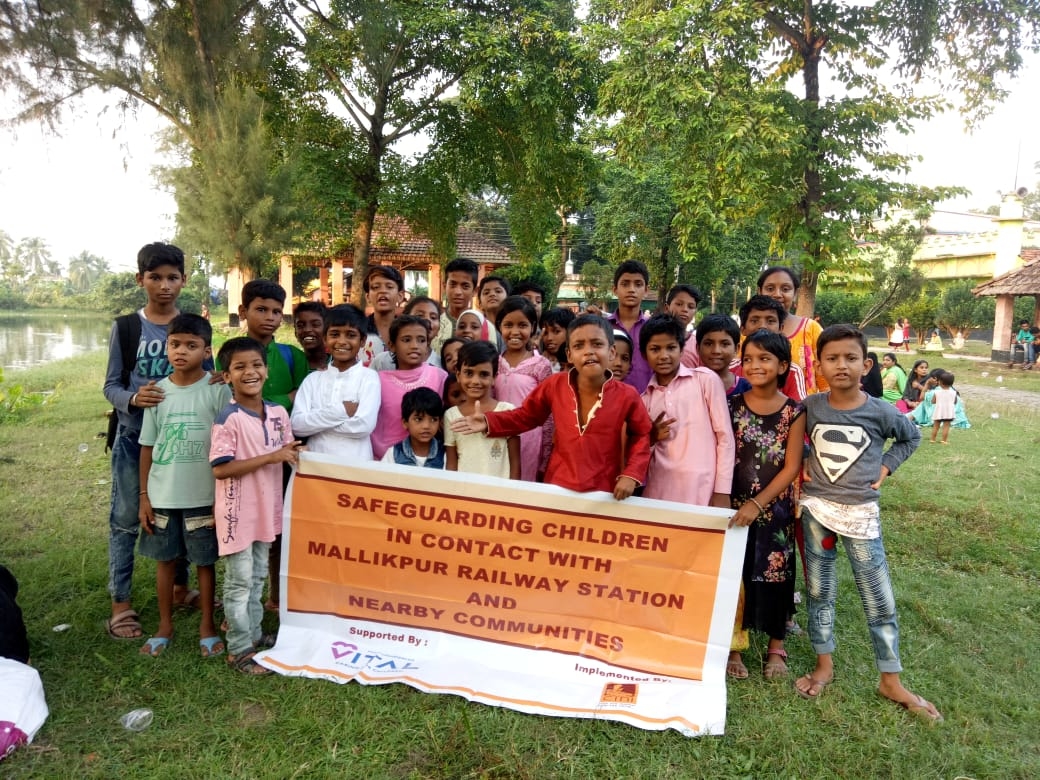 حماية أطفال السكك الحديدية المعرضين للخطر في كلكتا