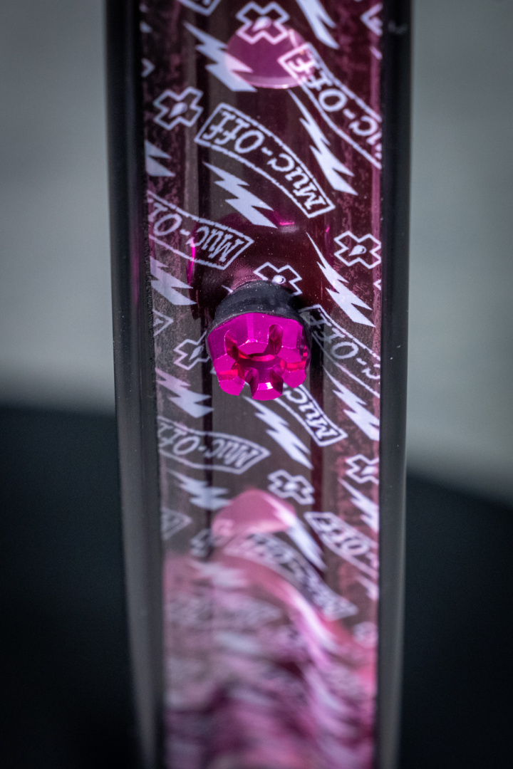 V2 Tubeless Valve Kit 60mm/pink – Bild 3