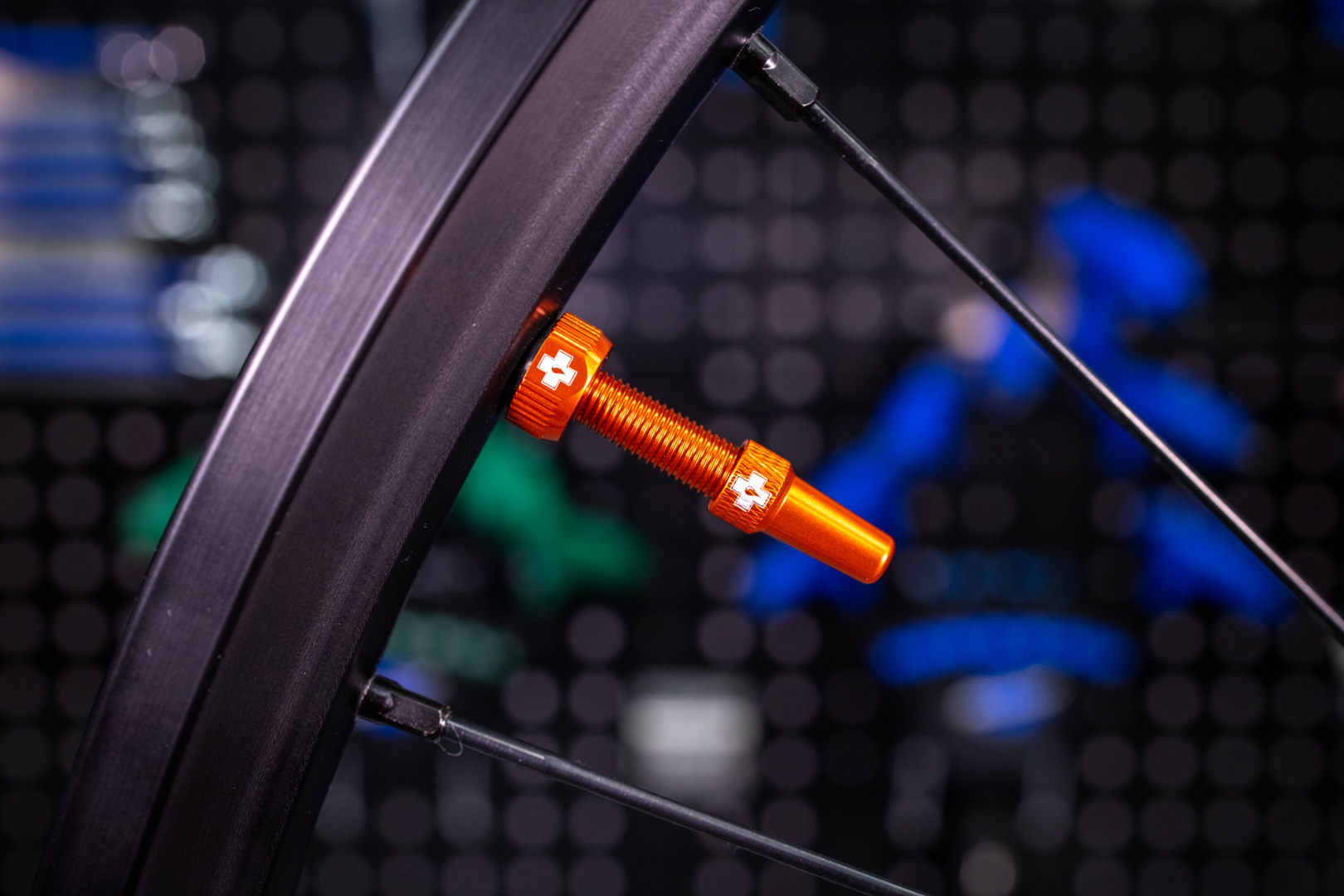 V2 Tubeless Valve Kit 44mm/orange – Bild 5