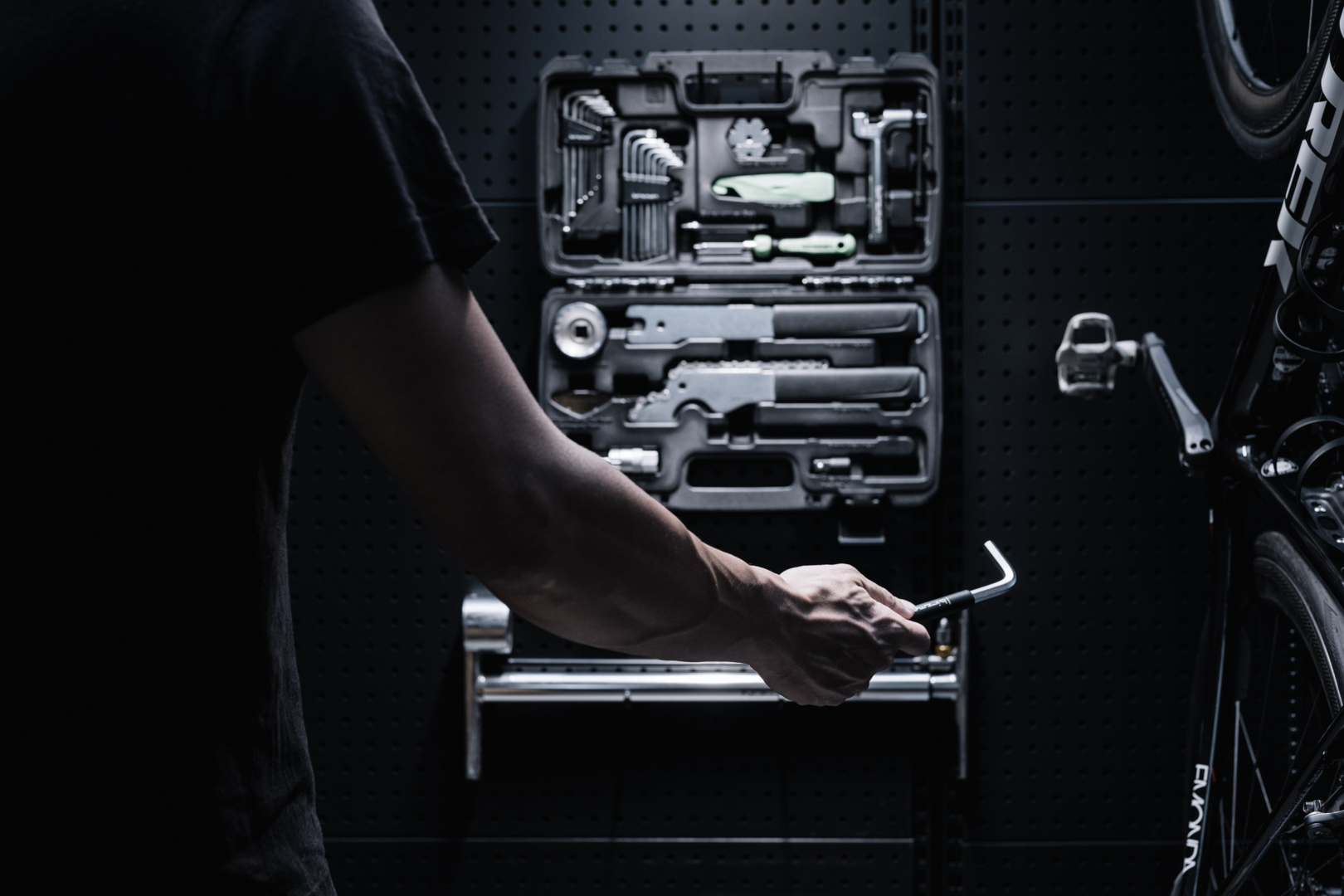 Werkzeugbox Essential schwarz – Bild 3