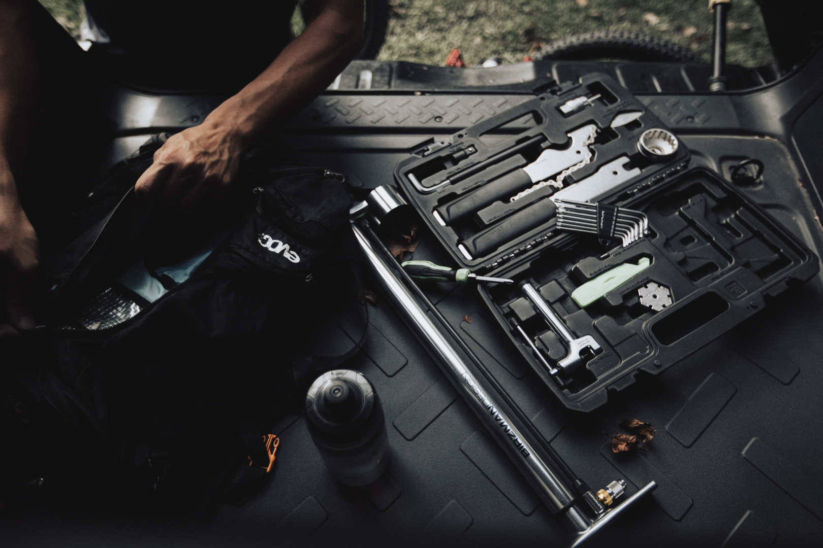 Werkzeugbox Essential schwarz – Bild 4