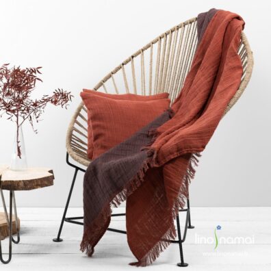 Raudonas dvipusis lininis pledas su brūkšneliais