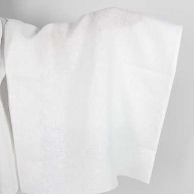 Pieno baltumo skylėto rašto lininis audinys