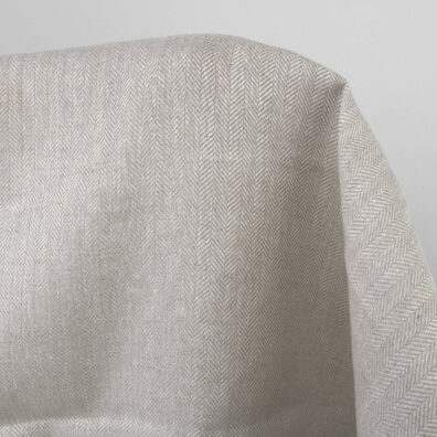 Natūralus pilkas lininis audinys „eglutės“ raštu drabužiams ir namų tekstilei