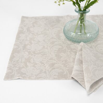 FLORA pilkas žakardinis lino-medvilnės patiesaliukas su 4cm pločio kraštinių palenkimu