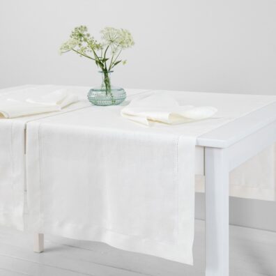 AIRA lininis pieno baltumo takelis