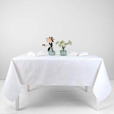 TONY balta staltiesė