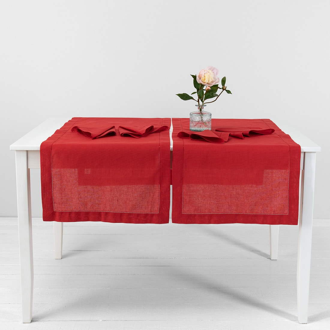 LUNA raudonas takelis