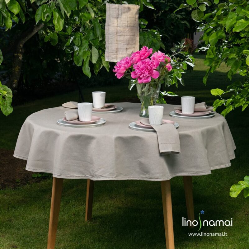 Apvali (ovali) pilka lininė staltiesė su mere&scaron;ka