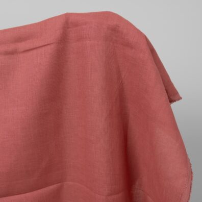 Sodriai rožinis lininis audinys