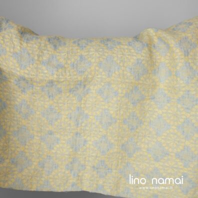 Lininis gelsvas gėlėtas skalbtas audinys