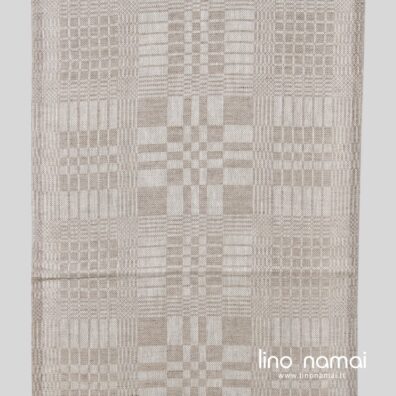 Pilkas lininis audinys langeliais