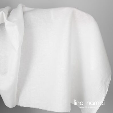 Pieno baltumo plati puslininė drobė