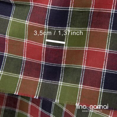 Languotas lino - medvilnės audinys išaustas iš baltų, tamsiai mėlynų, sodriai žalių ir raudonų verpalų